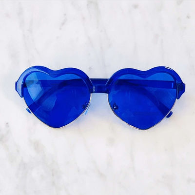 Óculos de sol azuis da terapia da cor da lente da proteção do quadro UV400 do coração